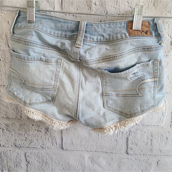 American Eagle Shortie Light Wash Bohemian Ruffle Denim Shorts Women's 00 - Picture 3 of 9